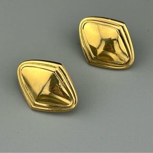 Monet gold tone screwback earrings